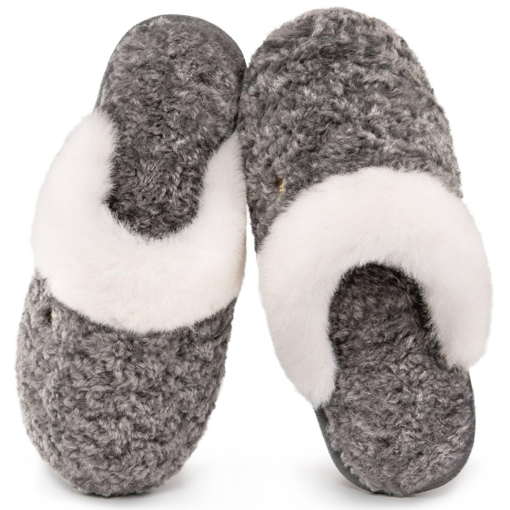 HomeTop Women's Faux Alpaca Slippers Warm Soft Comfy Bedroom Indoor House Shoes with Fuzzy