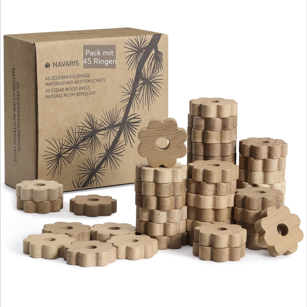 Navaris 45 Pack Cedar Rings for Hangers - Cedarwood Heart -Shaped Blocks for Clothes and Cu