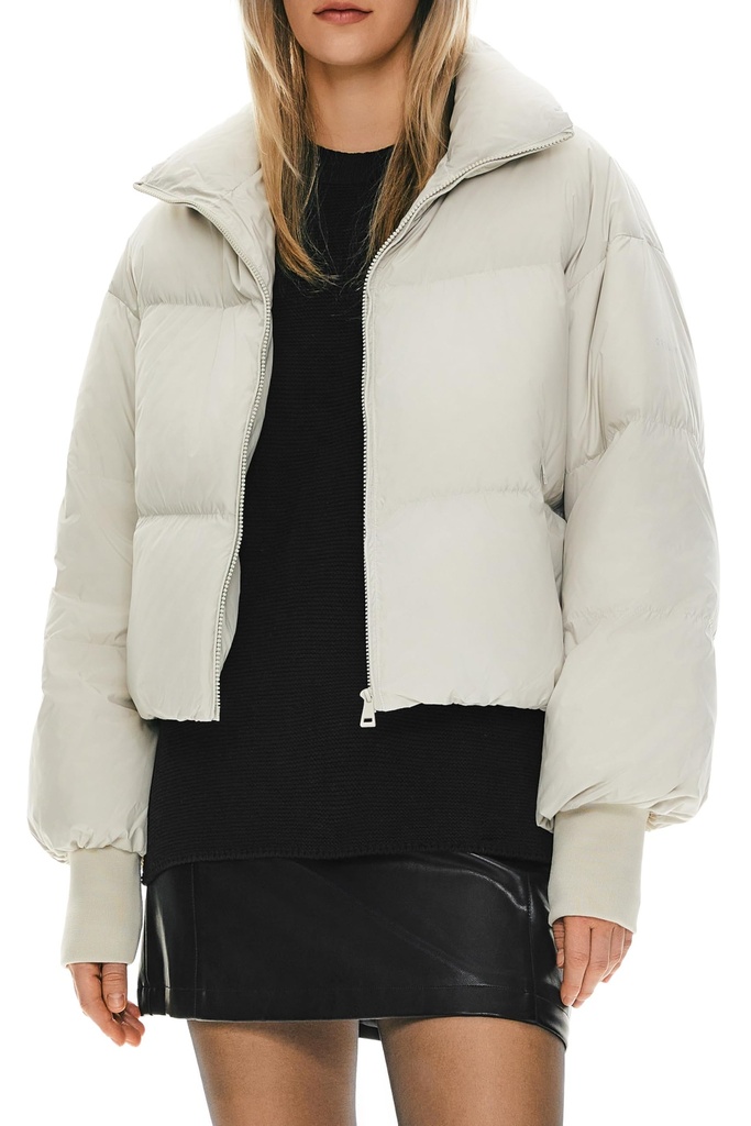 Orolay Women's Winter Puffer Jacket Stand Collar Bubble Oversized Silhouette Short Down Coat